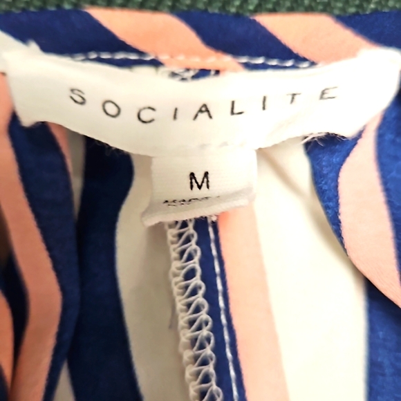 Socialite Cold Shoulder Blouse - Picture 4 of 5